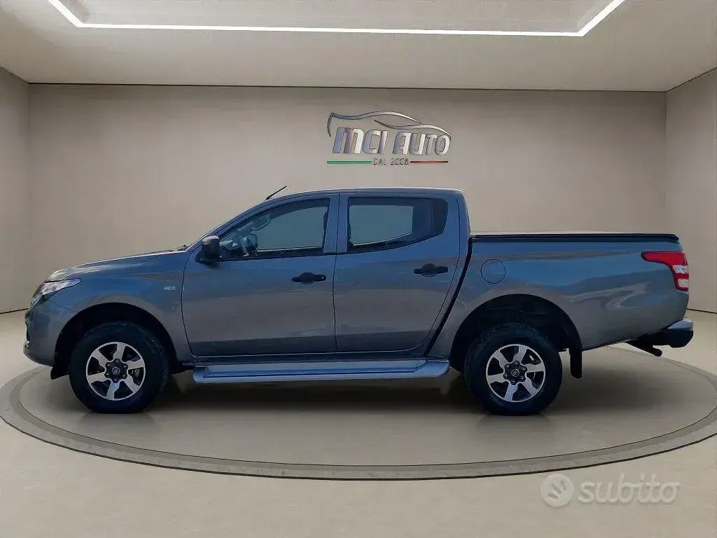 Usata Mitsubishi L200 Inform 154 CV (113 kW) 2020 Grigio Pick-up