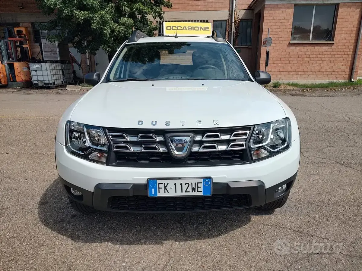 Usata Dacia Duster Lauréate 114 CV (83 kW) 2017 Bianco SUV