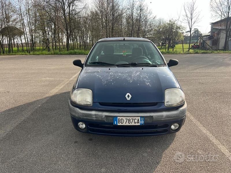 Usata Renault Clio II 58 CV (42 kW) 1999 Blu Berlina