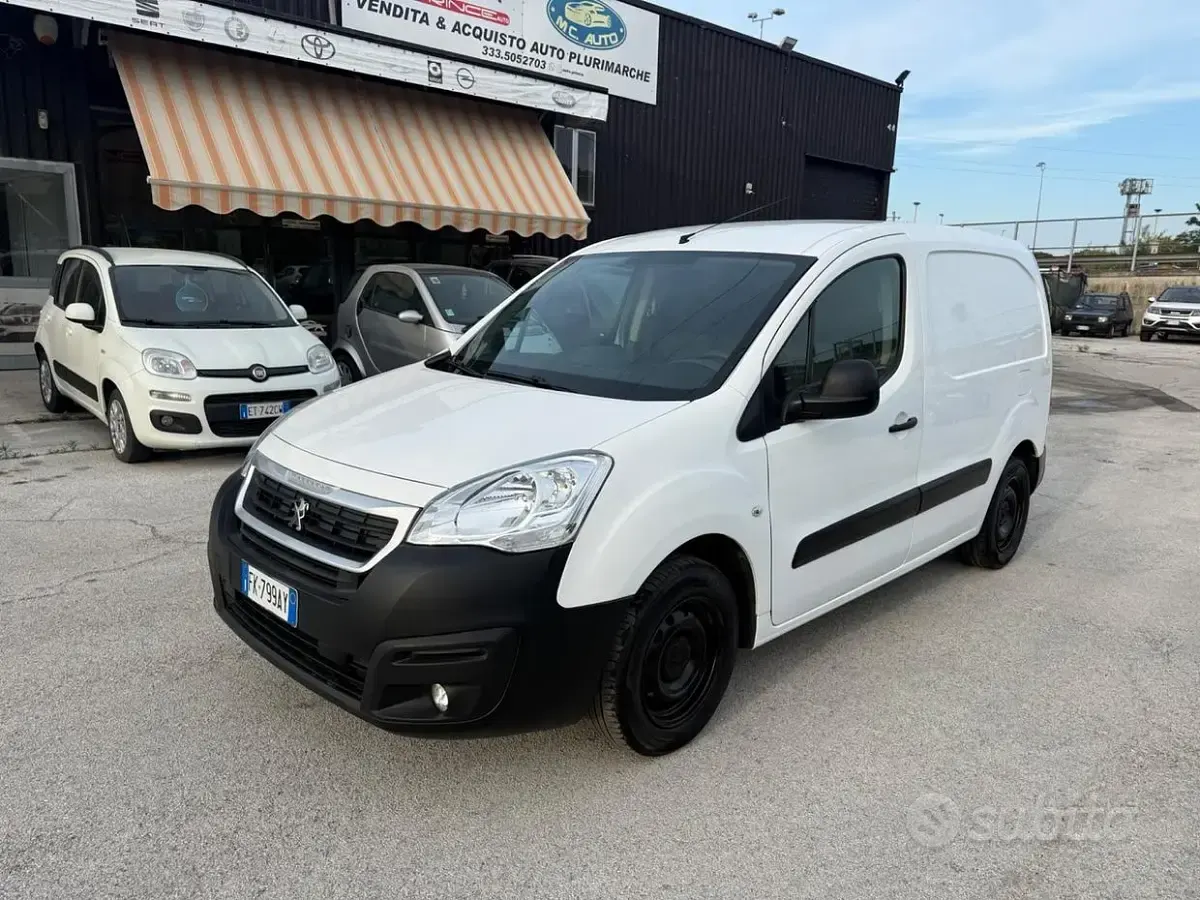 Usata Peugeot Partner Premium 99 CV (72 kW) 2017 Bianco Monovolume