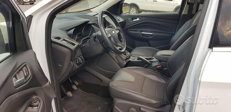 Usata Ford Kuga Titanium 150 CV (110 kW) 2016 Bianco SUV