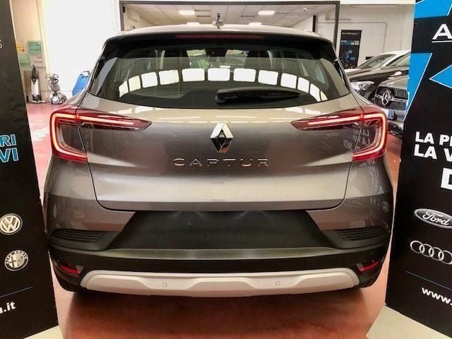 Usata Renault Captur Business 101 CV (74 kW) 2021 Grigio SUV
