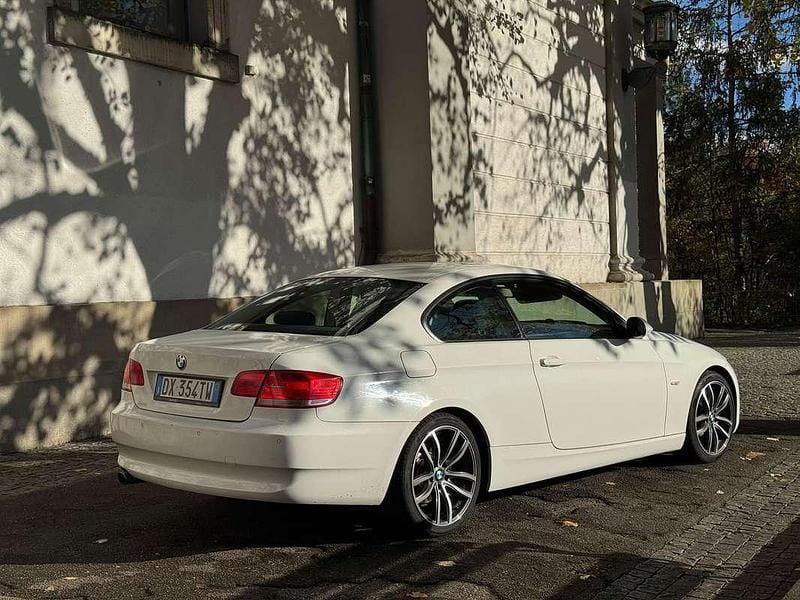 Usata BMW 320 177 CV (130 kW) 2009 Bianco Coupé