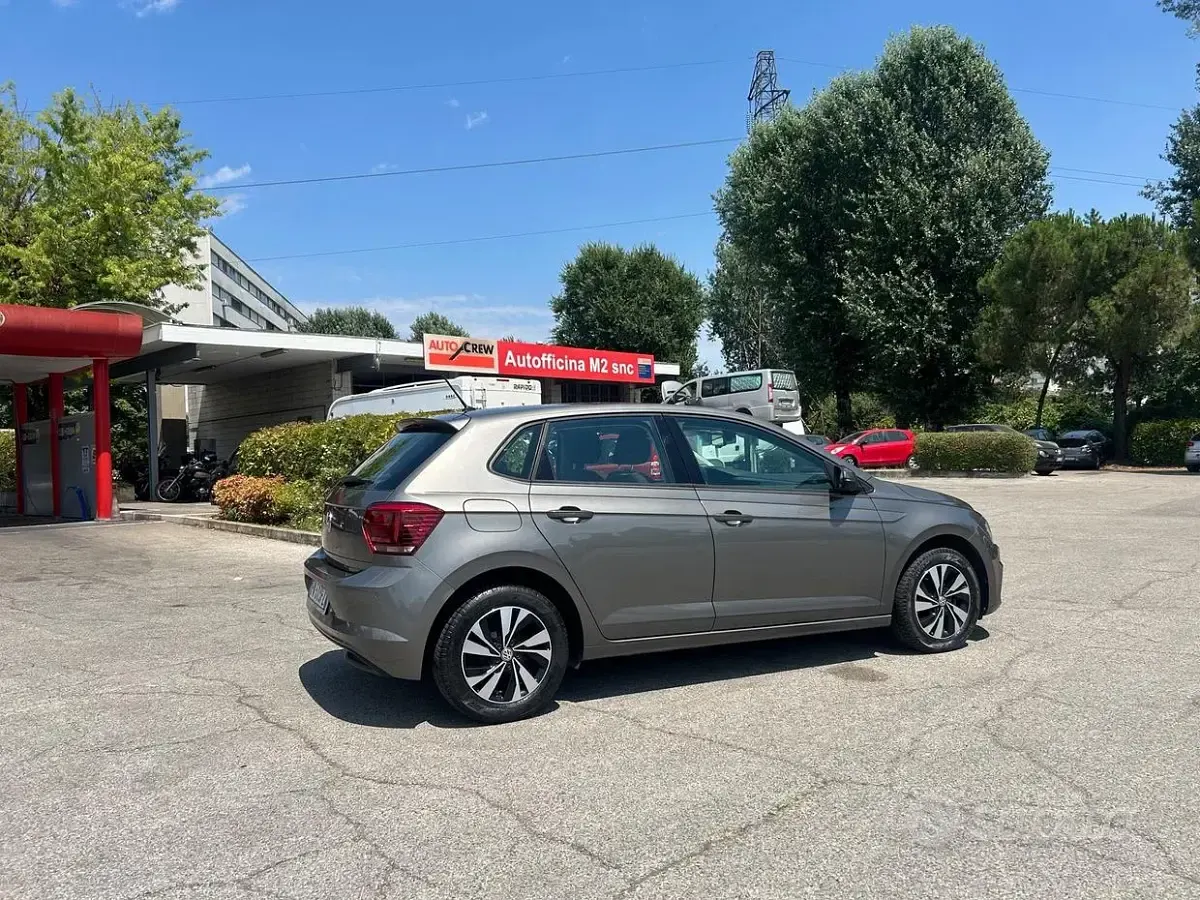 Usata VW Polo 75 CV (55 kW) 2019 Grigio Utilitaria