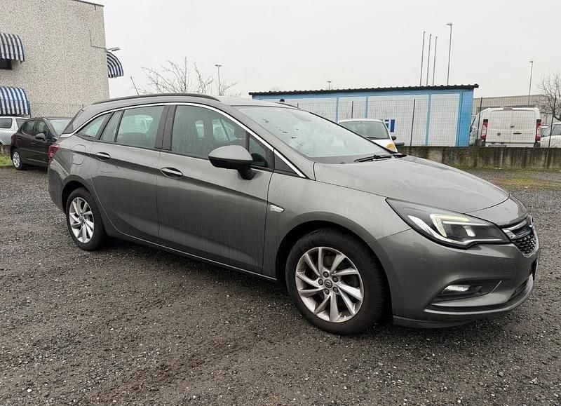 Usata Opel Astra Innovation 136 CV (100 kW) 2019 Grigio Station wagon