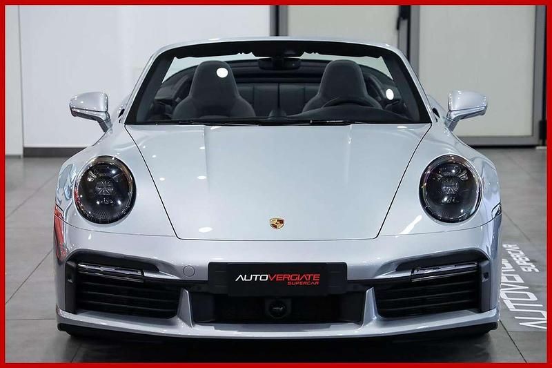 Usata Porsche 992 650 CV (478 kW) 2021 Argento dolomite met. Cabrio