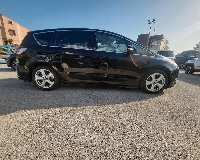 Usata Ford S-MAX Sport 150 CV (110 kW) 2016 Nero Monovolume