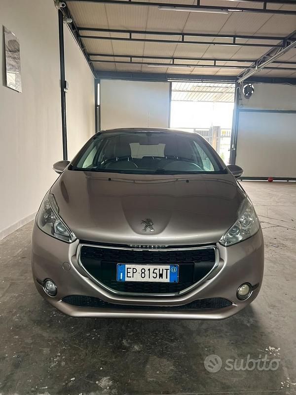 Usata Peugeot 208 115 CV (84 kW) 2013 Utilitaria