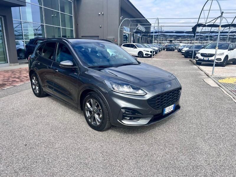 Usata Ford Kuga ST-Line 120 CV (88 kW) 2024 Grigio scuro SUV