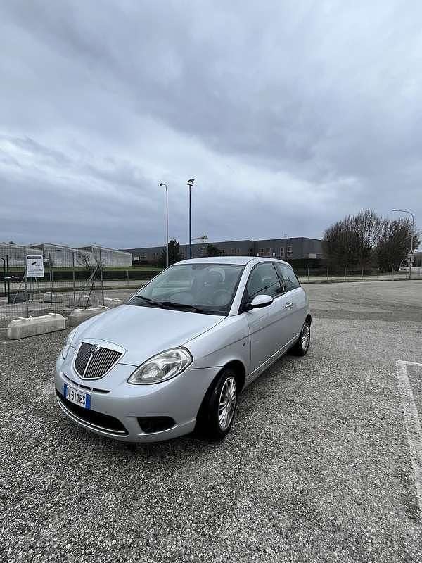 Usata Lancia Ypsilon 60 CV (44 kW) 2008 Utilitaria