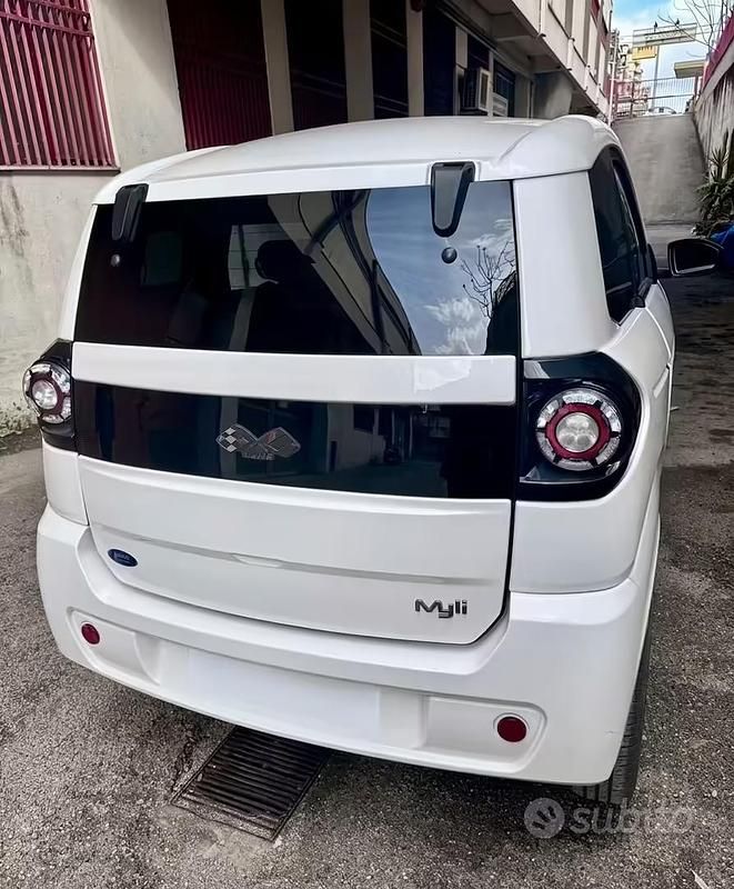 Usata Ligier Myli 60 kW (82 CV) 2024 Bianco Utilitaria