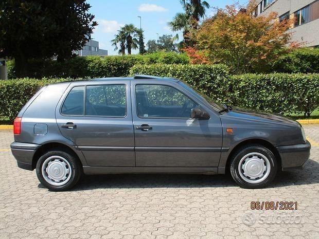 Usata VW Golf III 90 CV (66 kW) 1992 Grigio Berlina