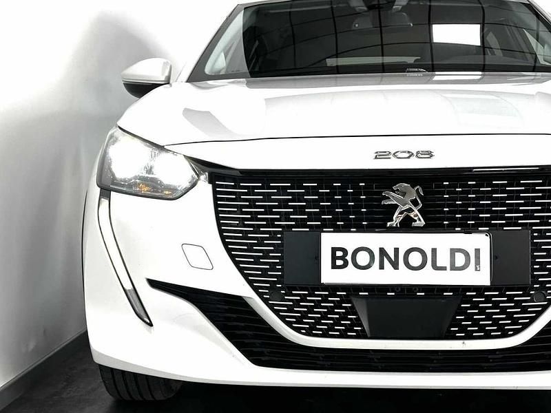 Usado Peugeot e-208 Allure 100 kW (136 CV) 2022 Blanco Utilitario