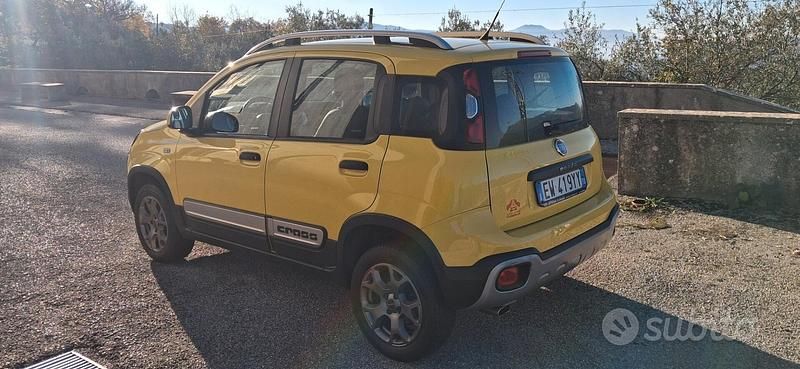 Usata Fiat Panda 4x4 Climbing 74 CV (54 kW) 2013 Giallo Utilitaria