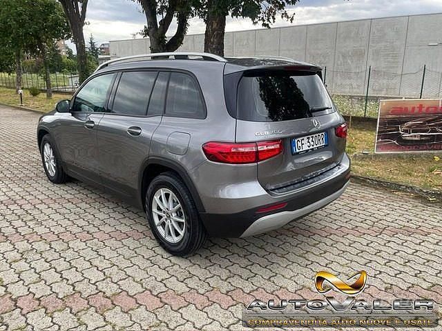 Usata Mercedes GLB200 150 CV (110 kW) 2021 Grigio SUV