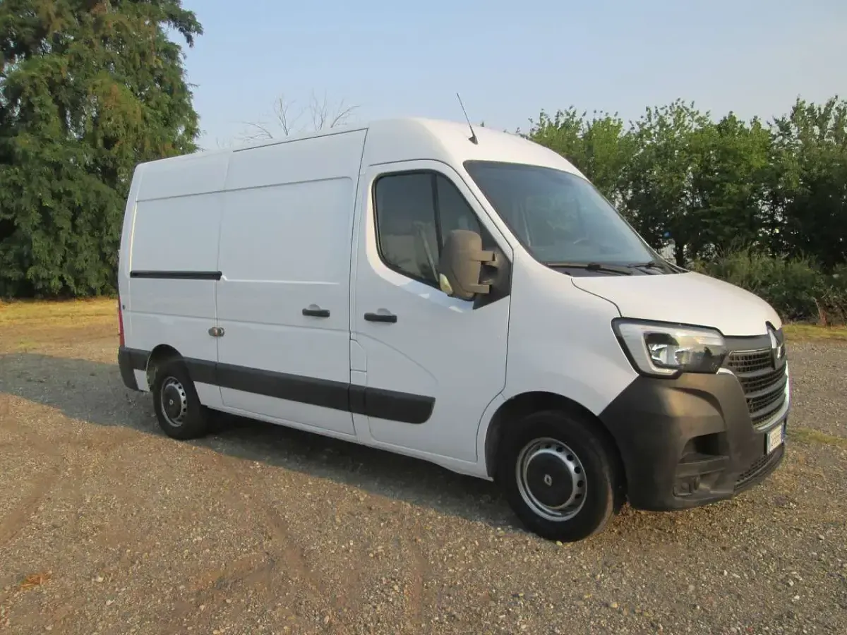 Usata Renault Master 136 CV (100 kW) 2022 Bianco Monovolume