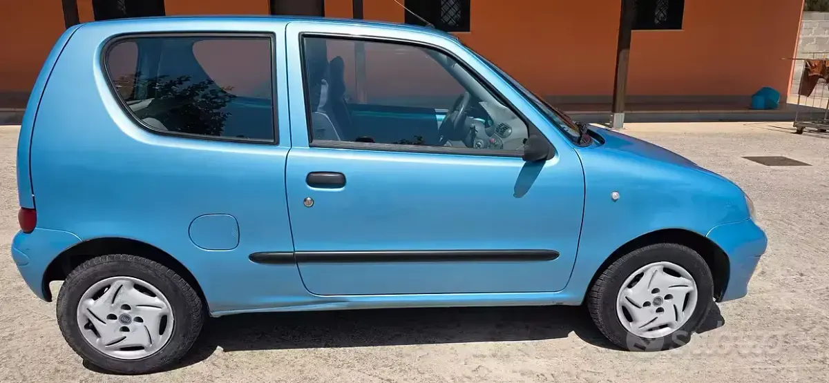 Usata Fiat 600 54 CV (39 kW) 2005 Bluazzurro Utilitaria