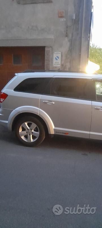 Usata Dodge Journey 140 CV (102 kW) 2008 Grigio SUV