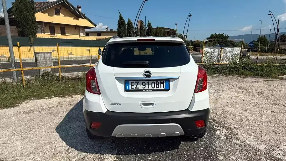 Usata Opel Mokka Cosmo 140 CV (102 kW) 2015 Bianco SUV