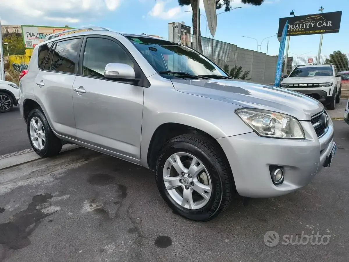 Usata Toyota RAV4 Luxury 150 CV (110 kW) 2009 Grigio SUV