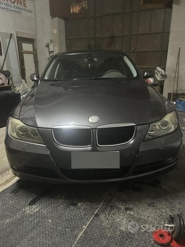 Usata BMW 318 143 CV (105 kW) 2008 Grigio Berlina