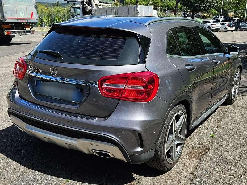 Usata Mercedes GLA200 Premium 136 CV (100 kW) 2016 Grigio SUV