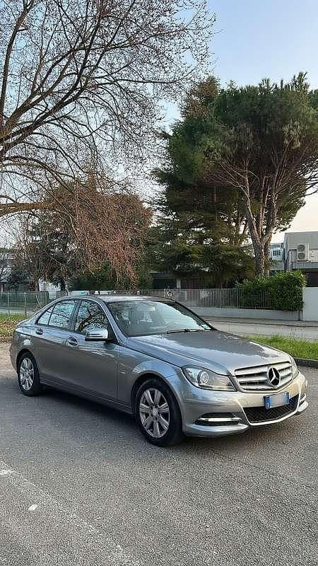 Usata Mercedes C200 Elegance 136 CV (100 kW) 2012 Berlina