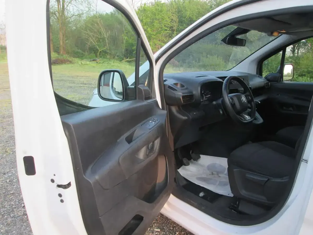 Usata Citroën Berlingo 131 CV (96 kW) 2023 Bianco Monovolume