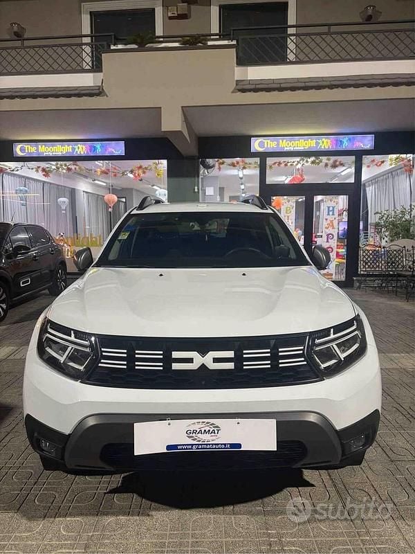 Käytetty Dacia Duster Journey 116 HP (85 kW) 2024 Valkoinen Katumaasturi