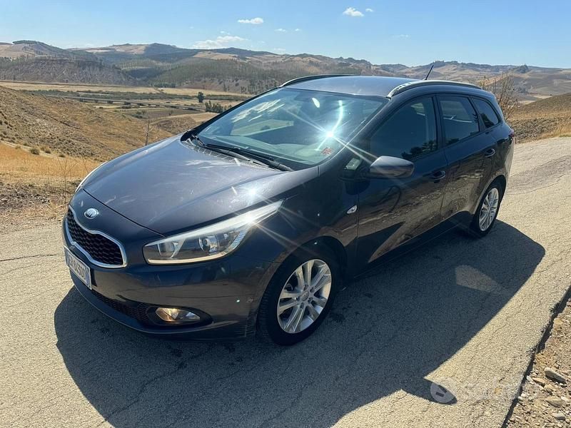 Usata Kia Ceed Active 115 CV (84 kW) 2013 Nero Utilitaria