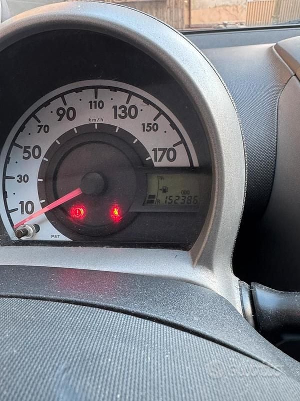 Usata Peugeot 107 68 CV (50 kW) 2007 Utilitaria