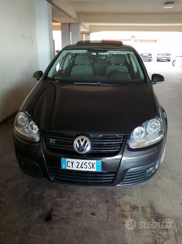 Usata VW Golf IV 143 CV (105 kW) 2005 Nero Berlina