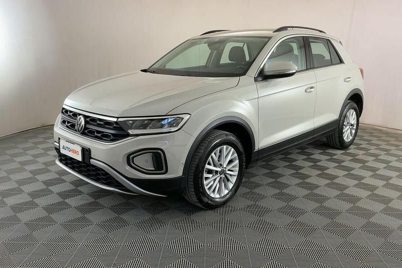Usata VW T-Roc Life 110 CV (80 kW) 2024 Beige SUV