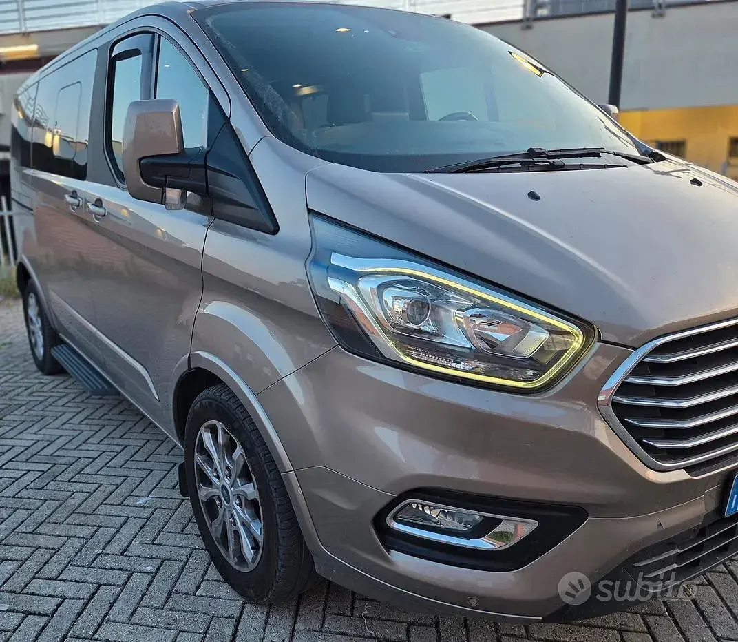 Usata Ford Tourneo Custom 131 CV (96 kW) 2022 Furgone