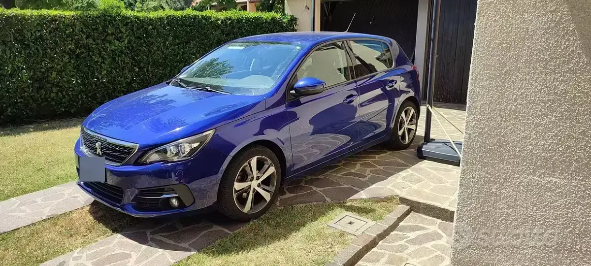 Usata Peugeot 308 110 CV (80 kW) 2019 Bluazzurro Berlina