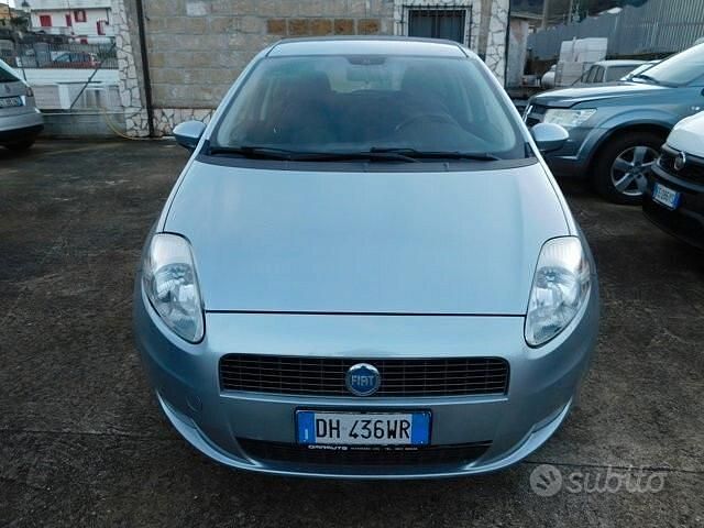 Usata Fiat Grande Punto Dynamic 65 CV (47 kW) 2007 Grigio Utilitaria