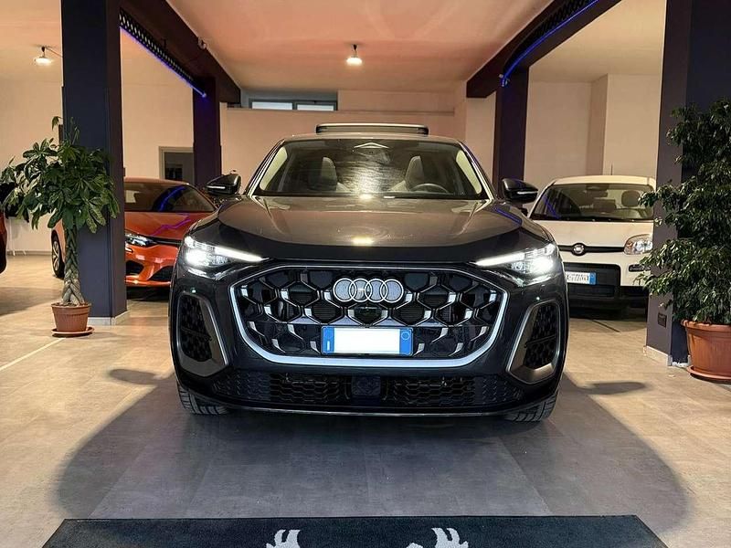 Begagnad Audi Q5 Sportback S-Line 204 HK (150 kW) 2025 Grå SUV