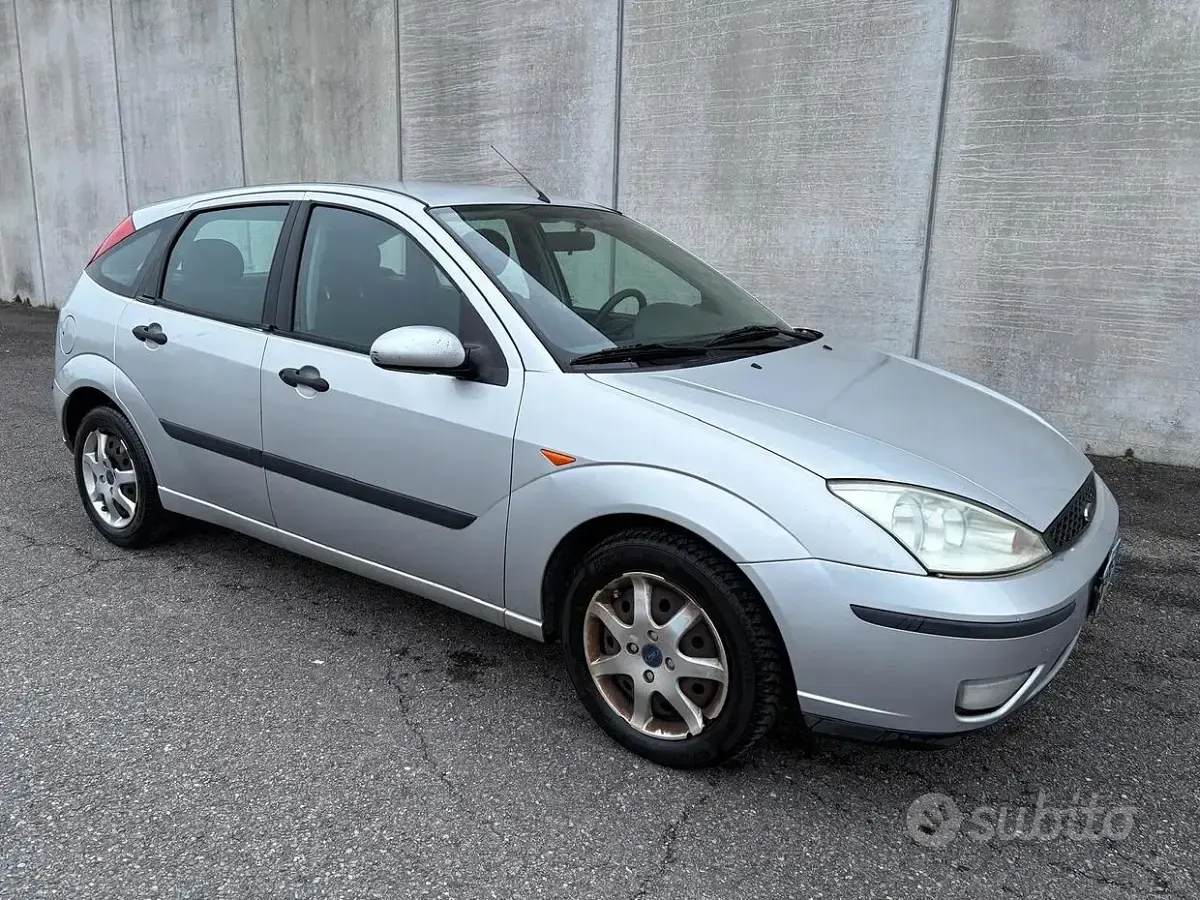 Usata Ford Focus 100 CV (73 kW) 2002 Berlina