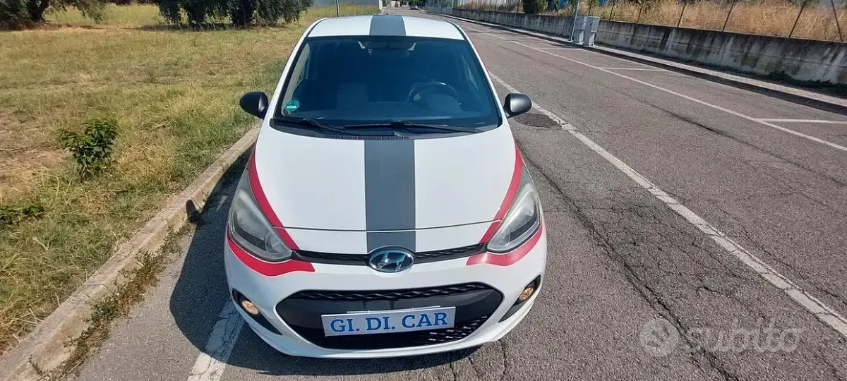 Usata Hyundai i10 69 CV (50 kW) 2016 Bianco Utilitaria