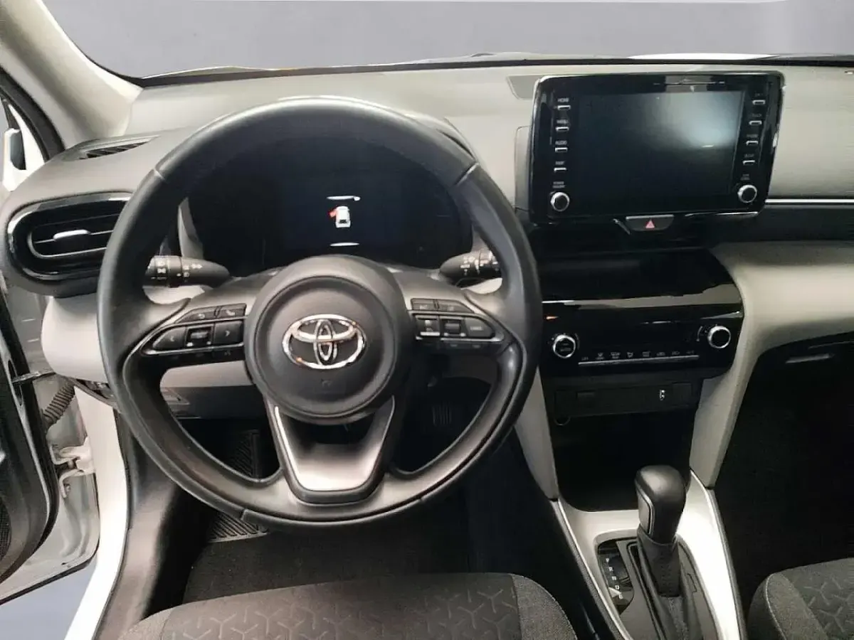 Usata Toyota Yaris Business Edition 116 CV (85 kW) 2022 Bianco Utilitaria
