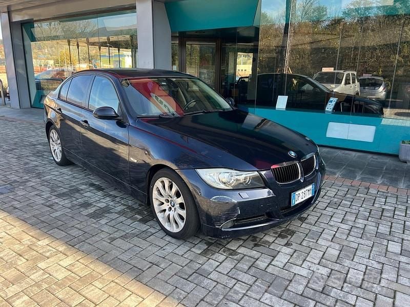 Usata BMW 320 176 CV (129 kW) 2008 Blu Berlina