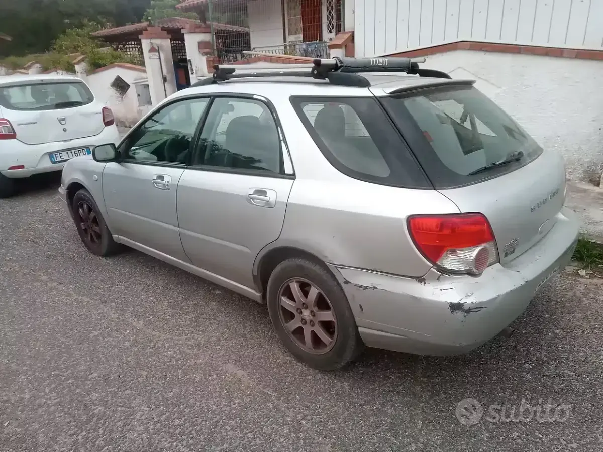 Usado Subaru Impreza 125 CV (91 kW) 2003 Gris Familiar