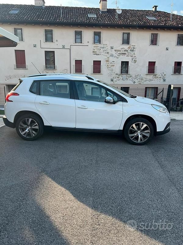 Usata Peugeot 2008 Allure 110 CV (80 kW) 2015 Bianco SUV