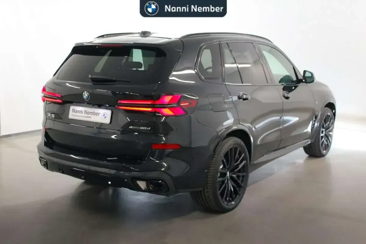 Nuova BMW X5 M Sport 298 CV (219 kW) 2026 Black sapphire metallizzato SUV