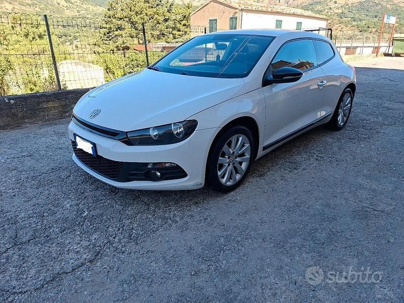 Usata VW Scirocco 122 CV (89 kW) 2012 Bianco Coupé