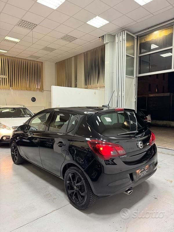 Usata Opel Corsa Innovation 90 CV (66 kW) 2017 Nero Utilitaria