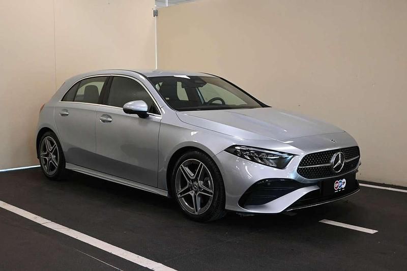 Usata Mercedes A180 AMG Line Premium 136 CV (100 kW) 2024 Grigio