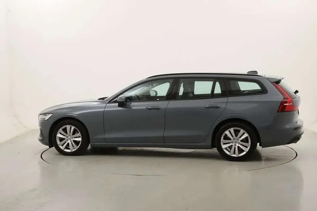 Usata Volvo V60 Business Edition 197 CV (144 kW) 2021 Grigio Station wagon