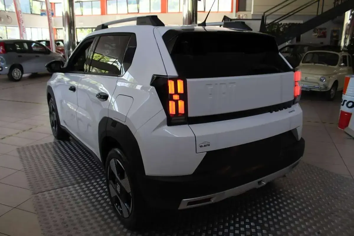 Usata Fiat Grande Panda La Prima 101 CV (74 kW) 2025 Bianco gelato Utilitaria