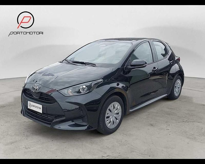 Usata Toyota Yaris Hybrid Active 92 CV (67 kW) 2025 Nero Utilitaria
